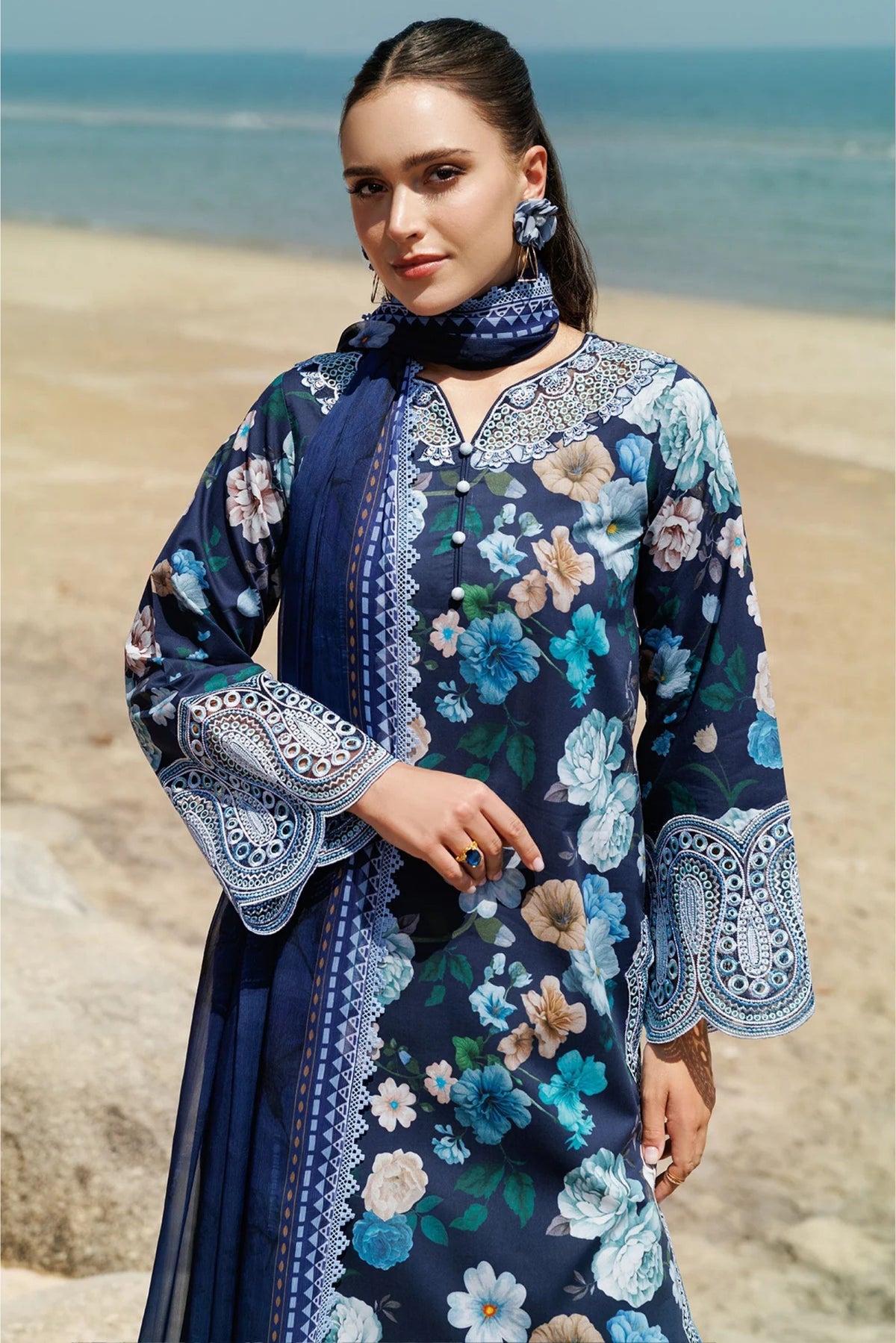 Pakistani Lawn Suits Online