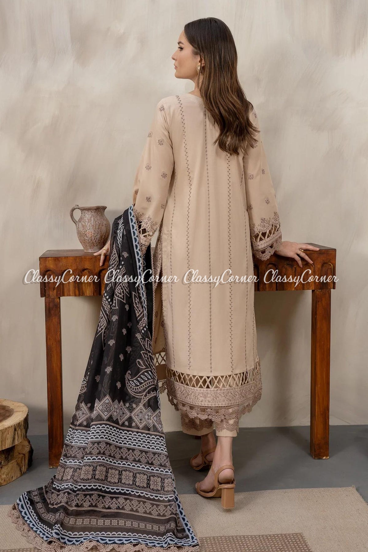 Latest Pakistani Lawn Suits