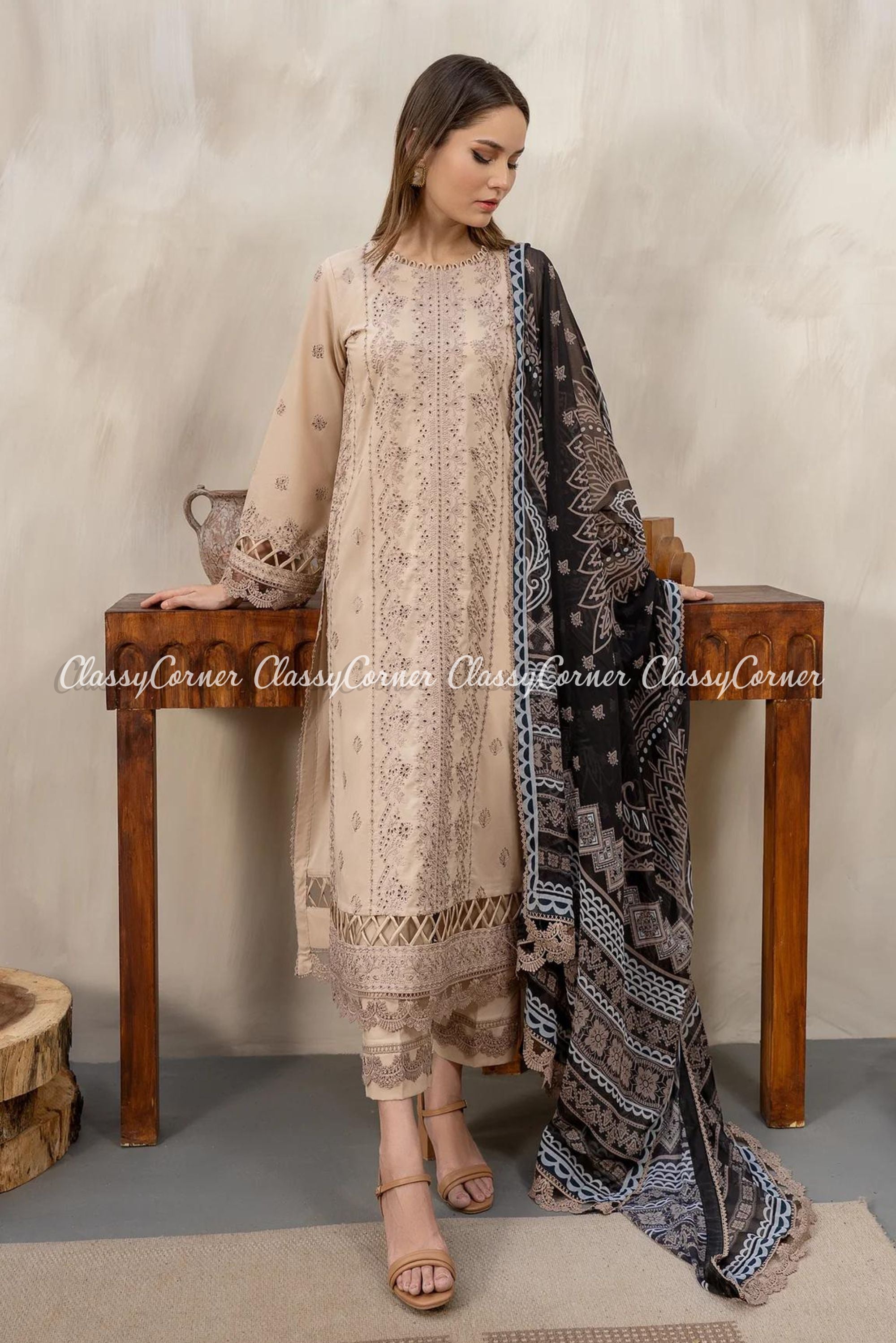 Latest Pakistani Lawn Suits