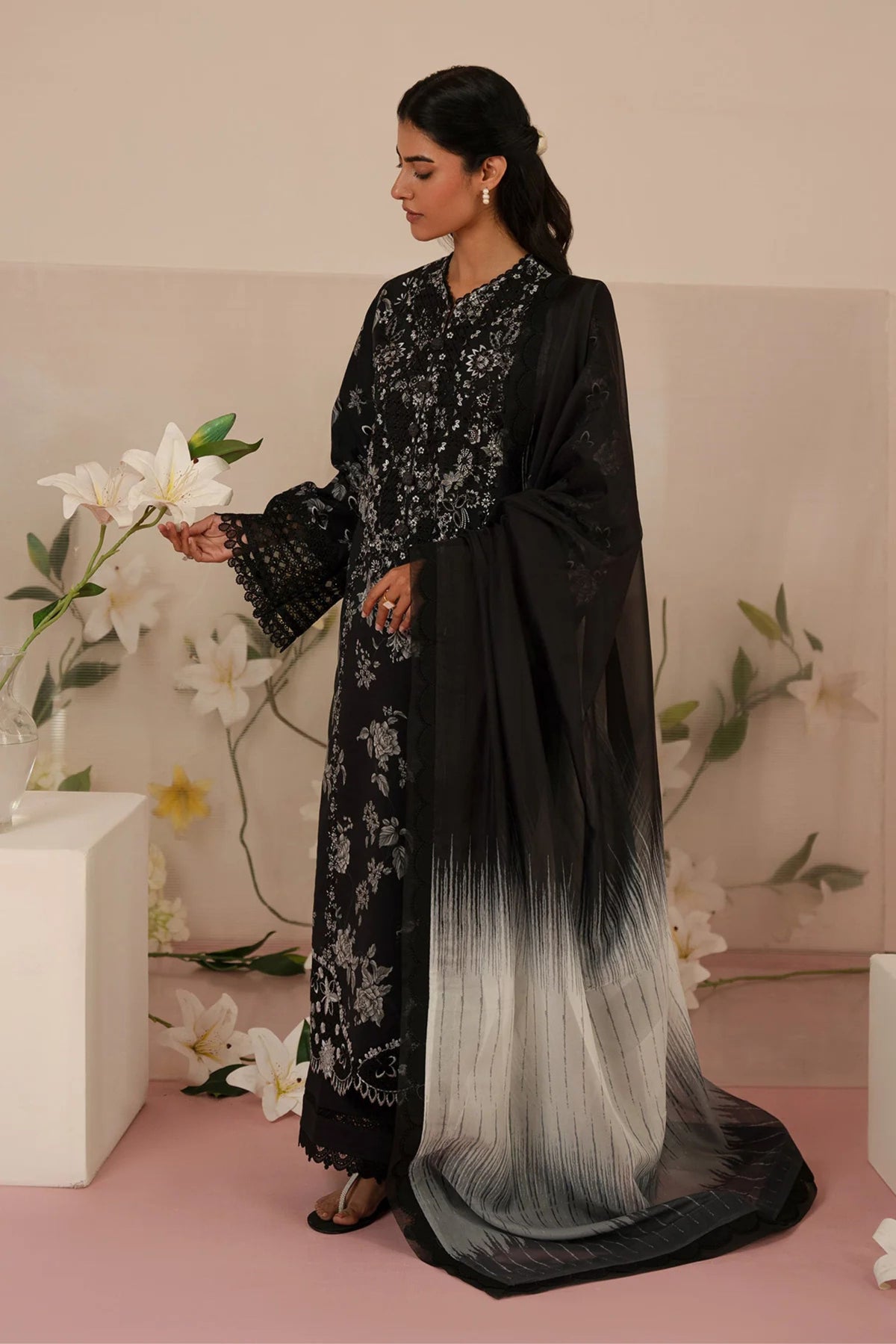 Pakistani Lawn Suits for women Online