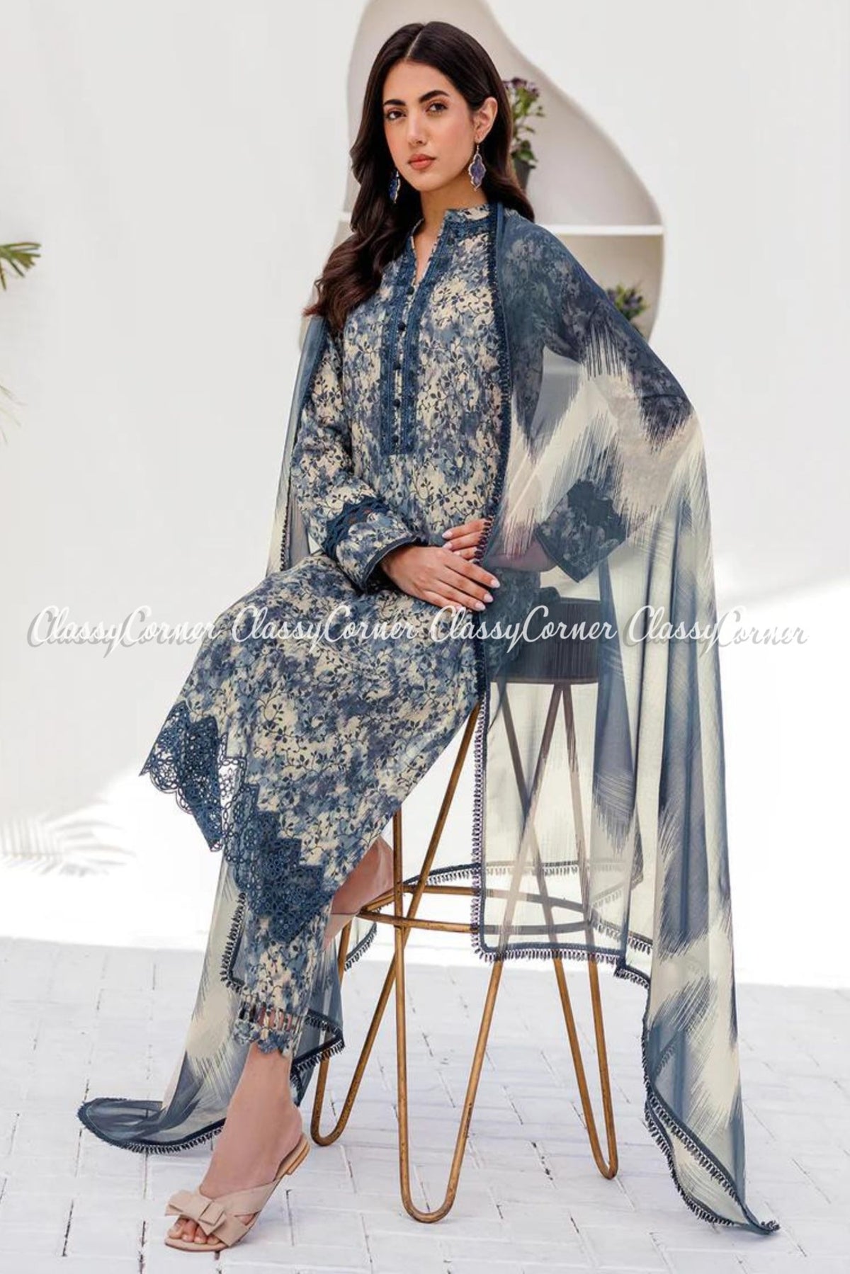 Pakistani Latest lawn Outfits 2024