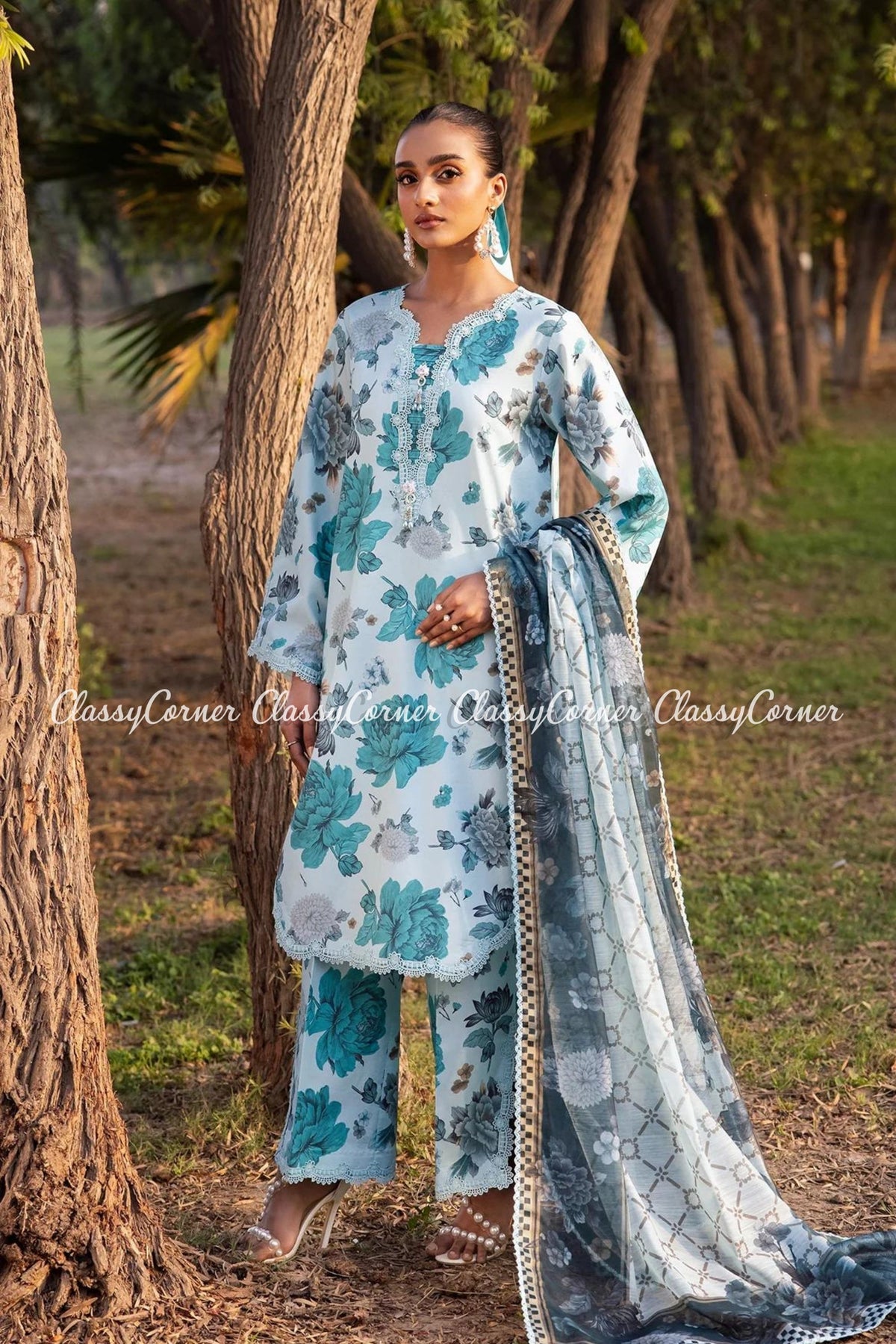 Pakistani Formal Wear Lawn Suit