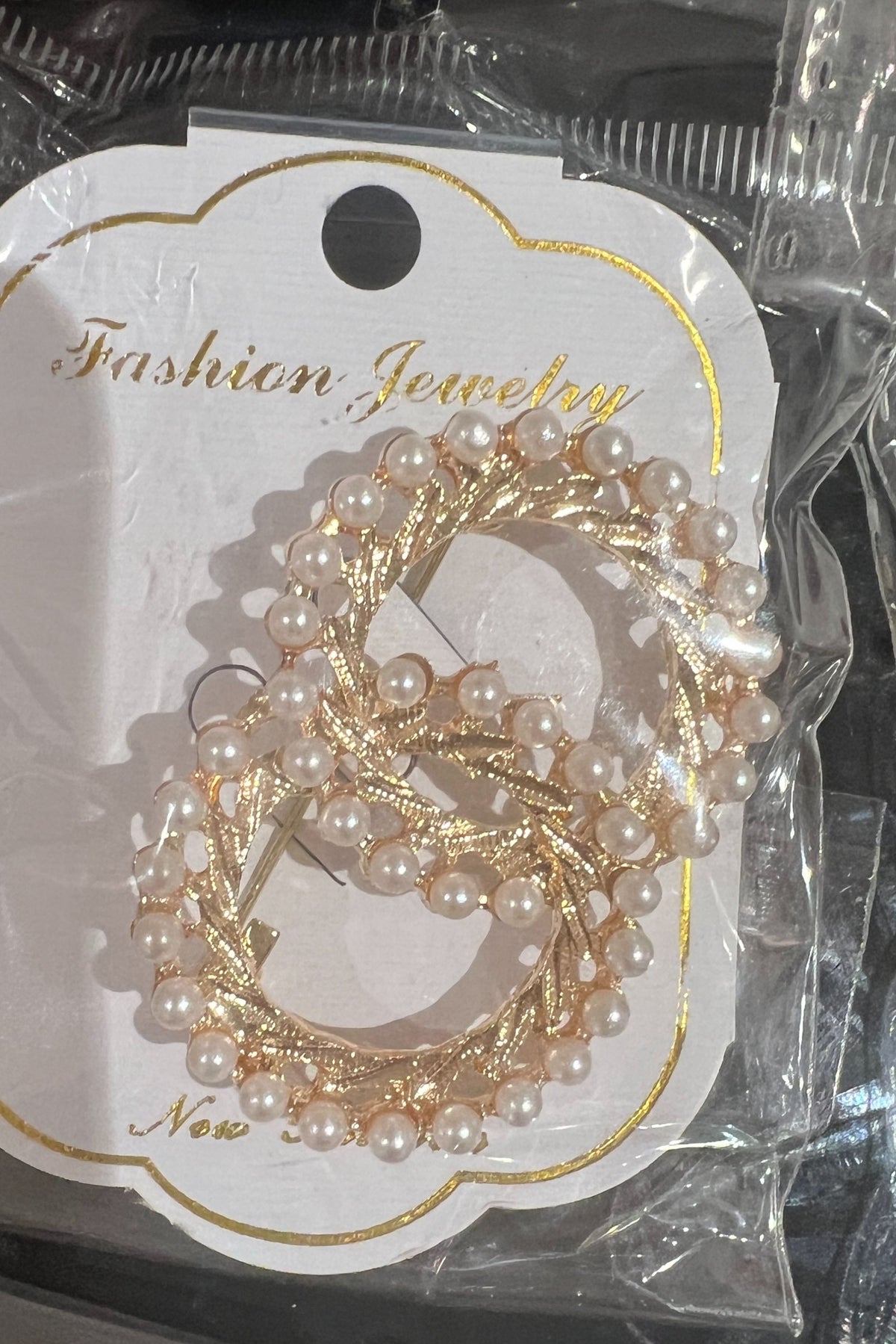 Golden Pearl Style Round Hijab Brooch