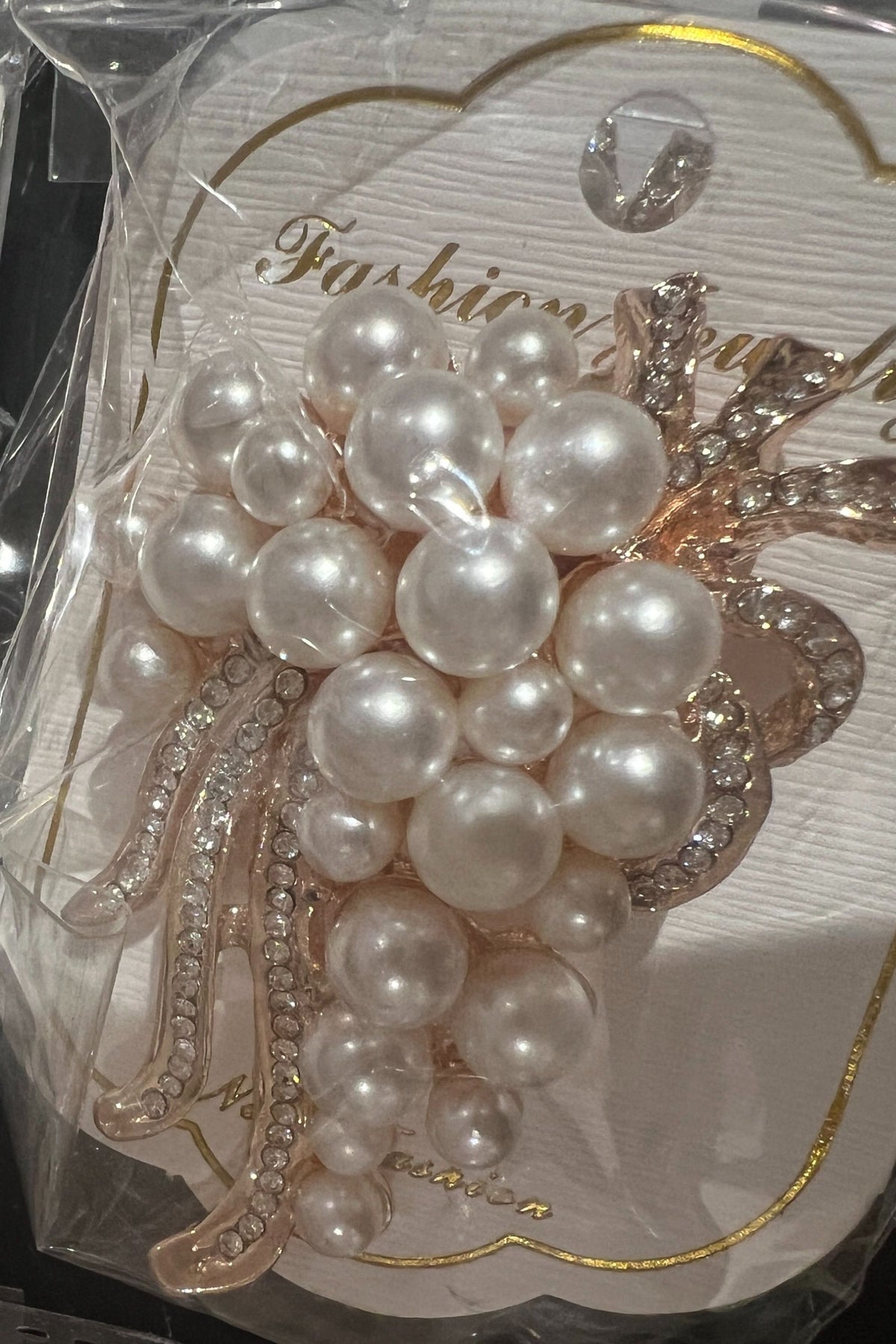 White Pearl Style Hijab Brooch