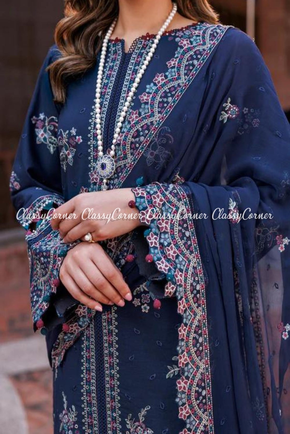 Pakistani Latest lawn Outfits 2024