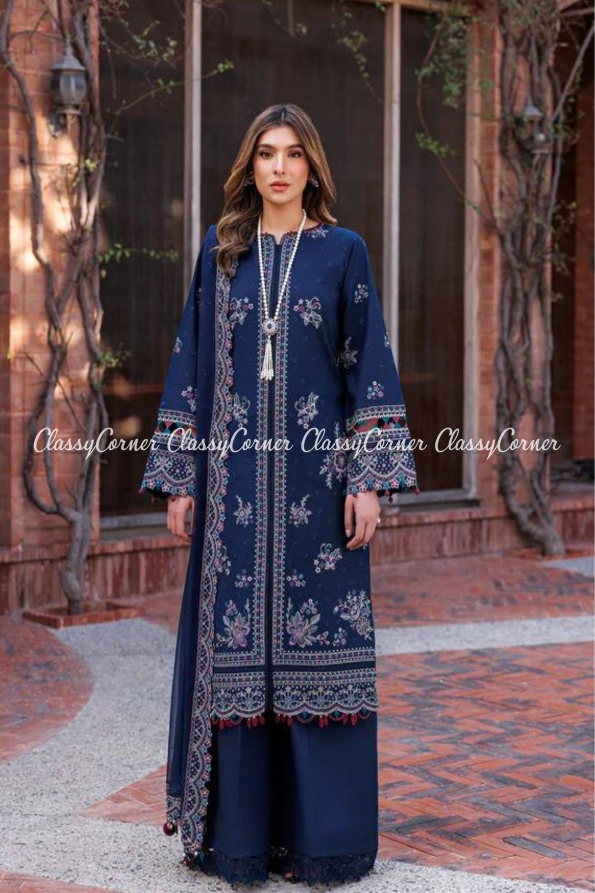 Pakistani Latest lawn Outfits 2024