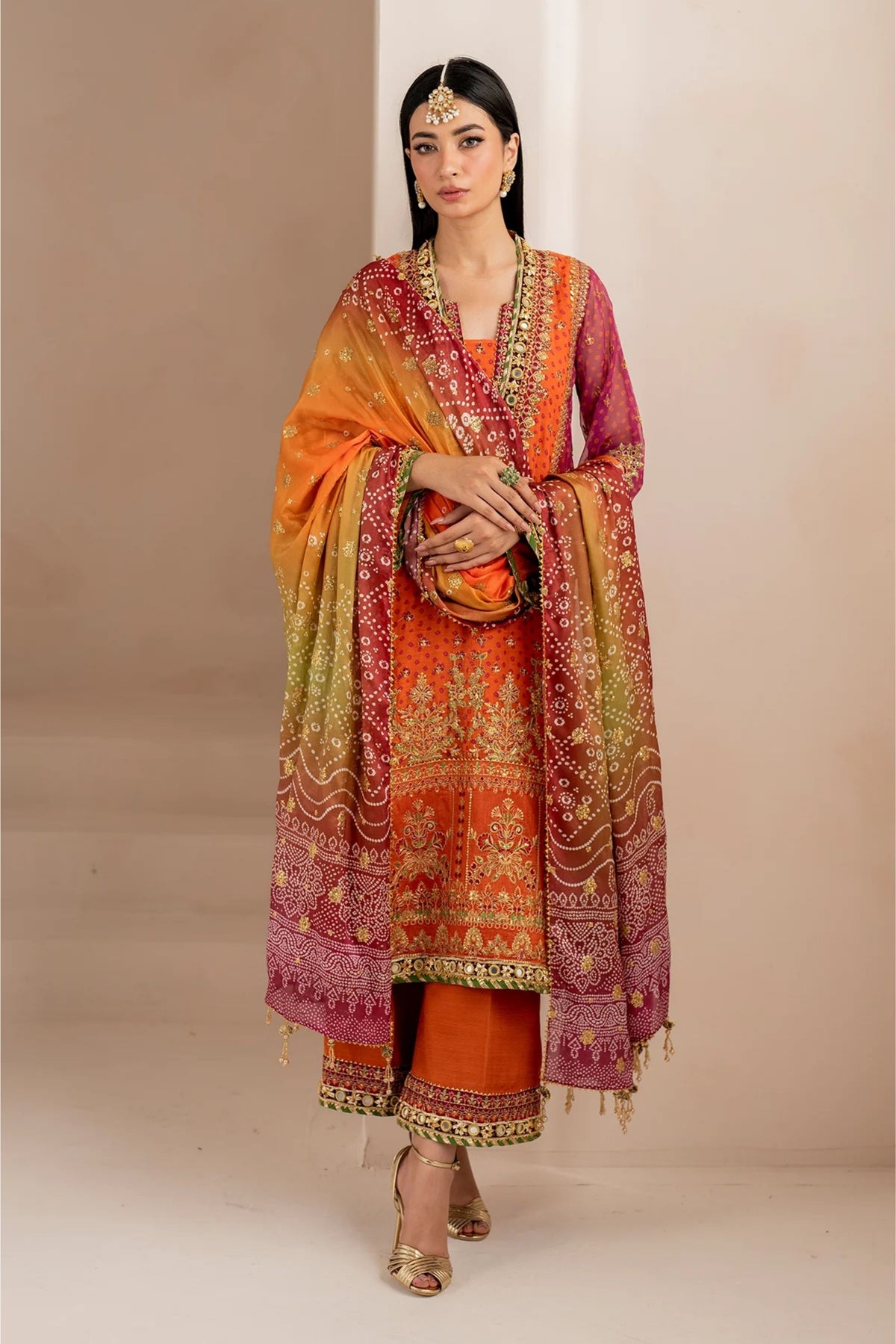 Mehndi Wear Suits Online