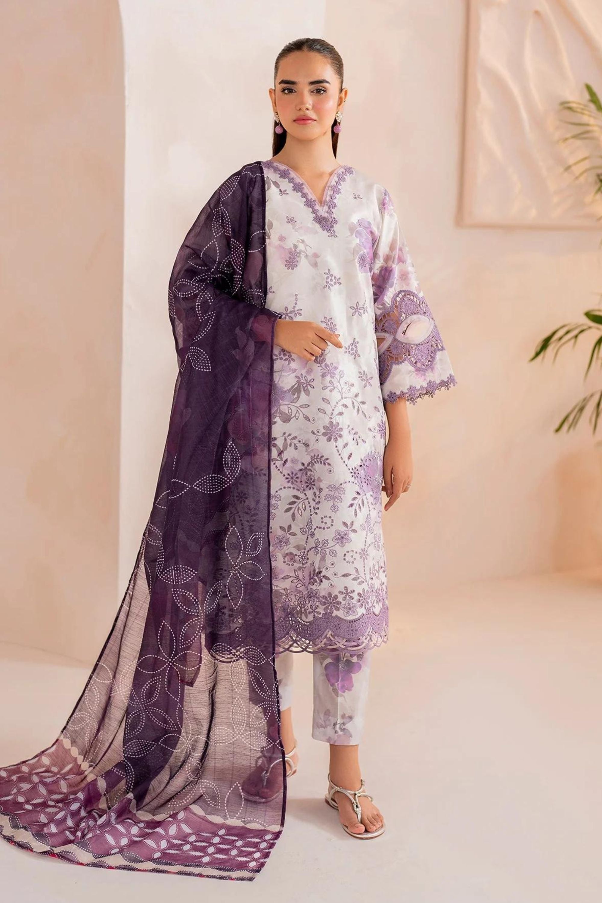 Pakistani Lawn Suits online