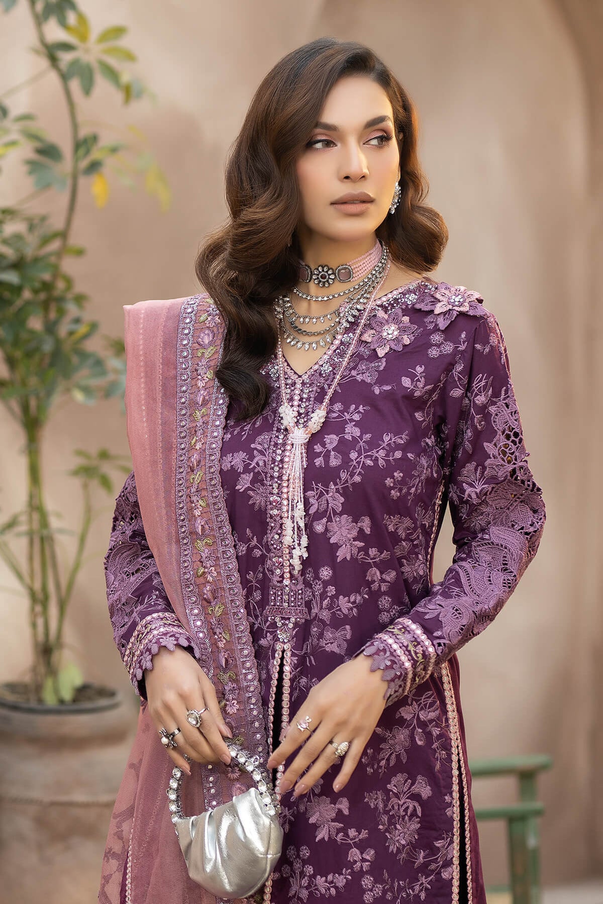 Pakistani Latest lawn Outfits 2024