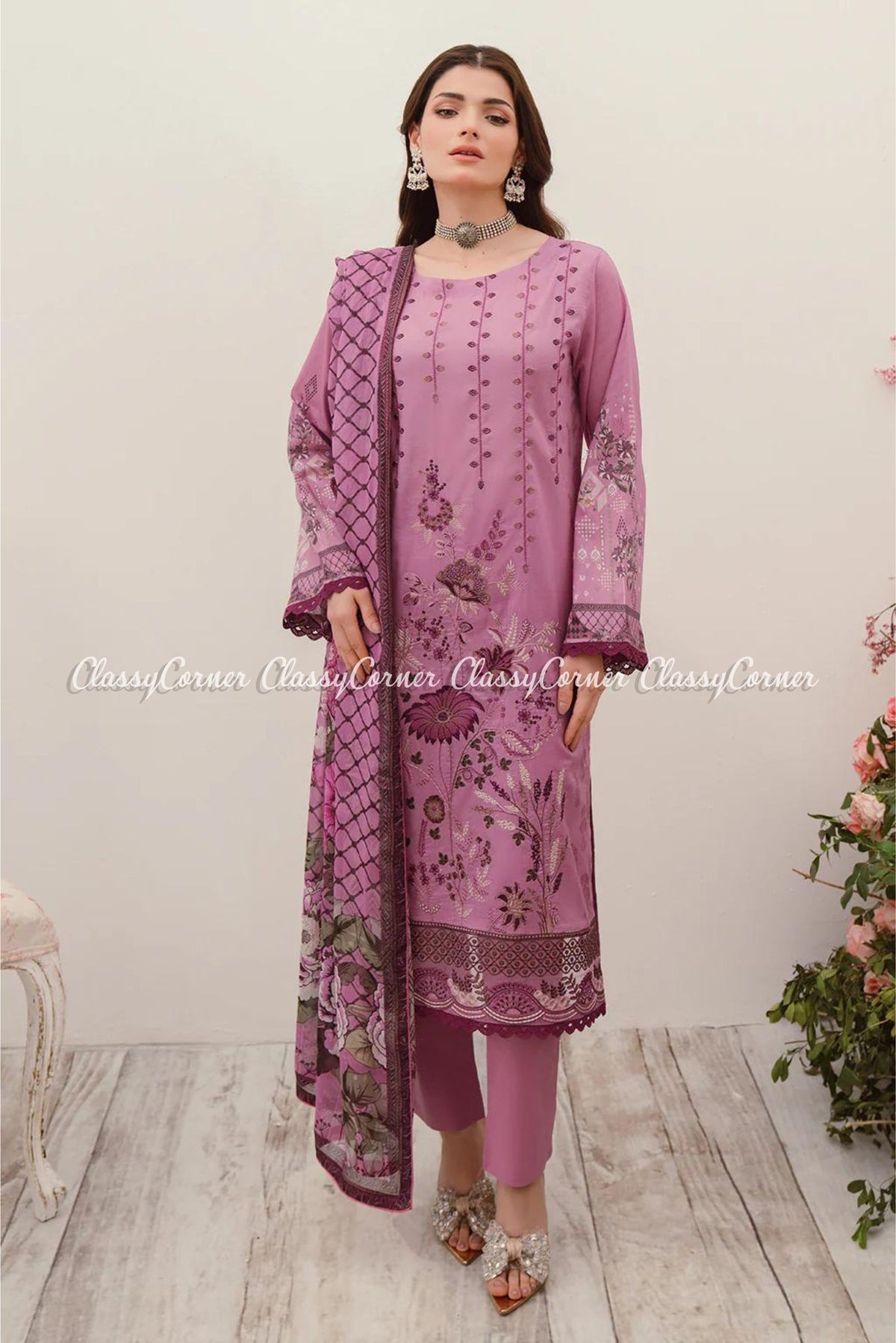 Latest Pakistani Lawn Suits 2024