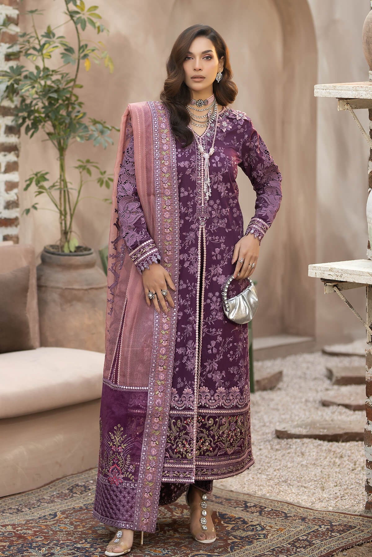 Pakistani Latest lawn Outfits 2024