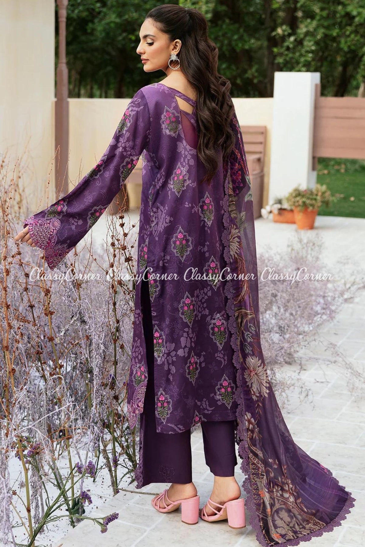 Pakistani Lawn Suits 2024