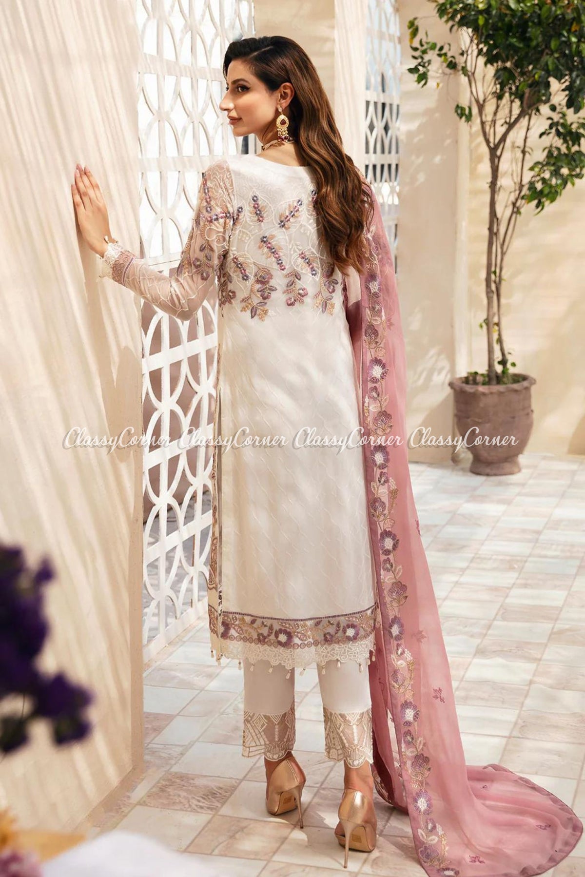 Pakistani wedding clothes for females