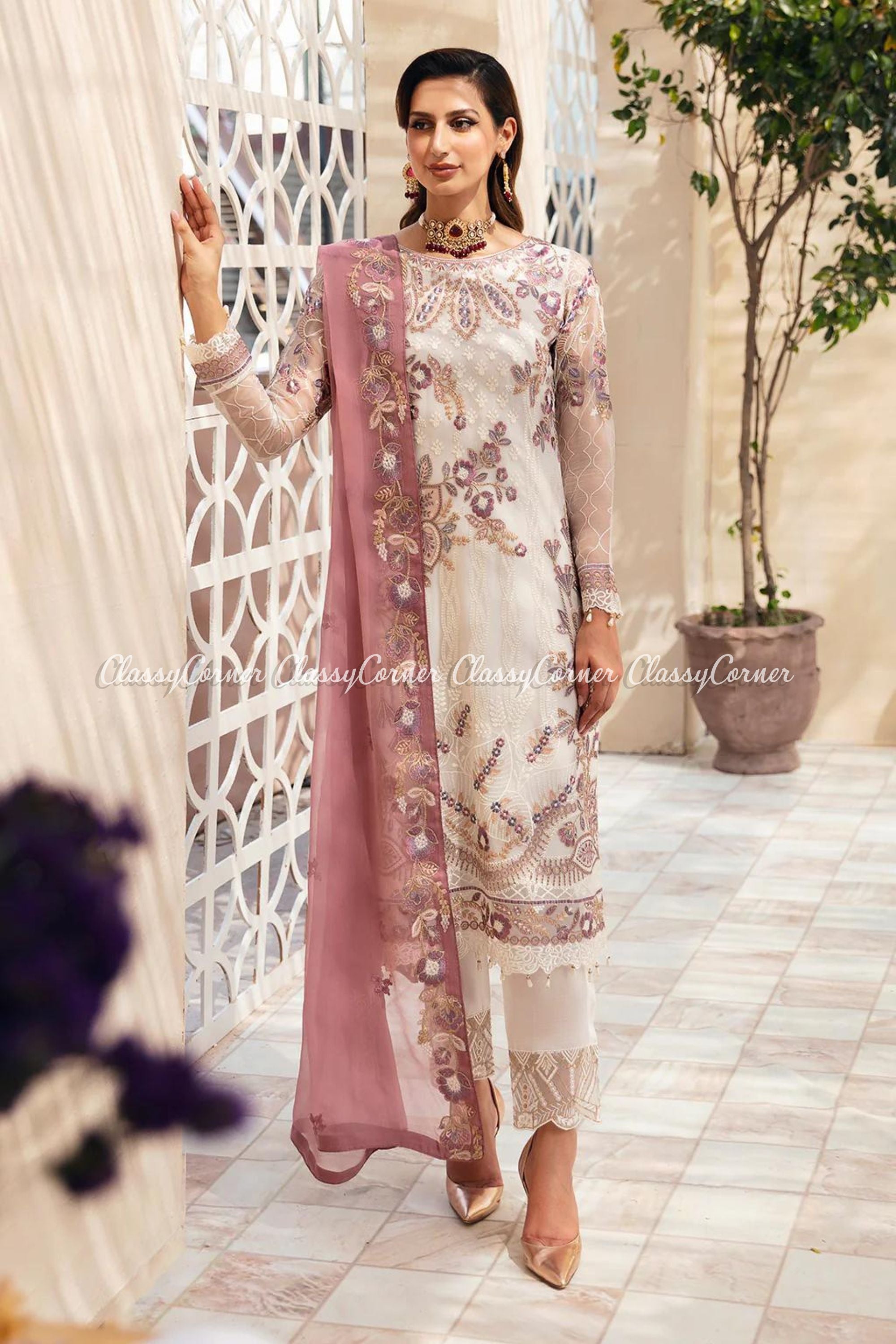 Latest Pakistani Wedding Formal Outfits