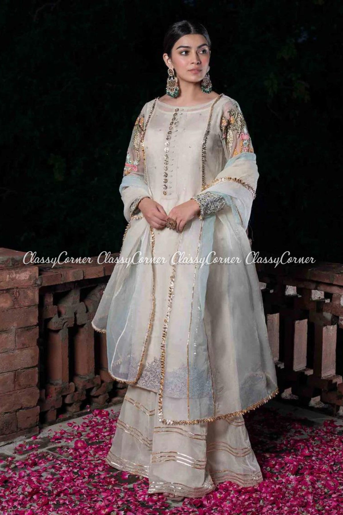 Traditional Pakistani wedding dresses