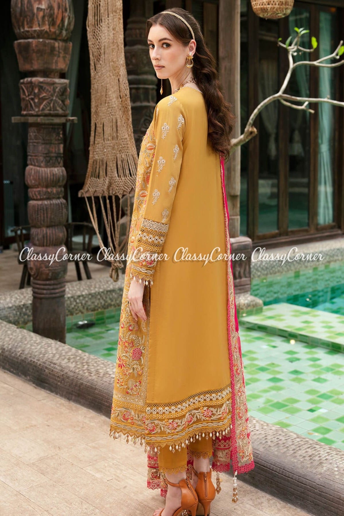 pakistani Mehndi Salwar kameez