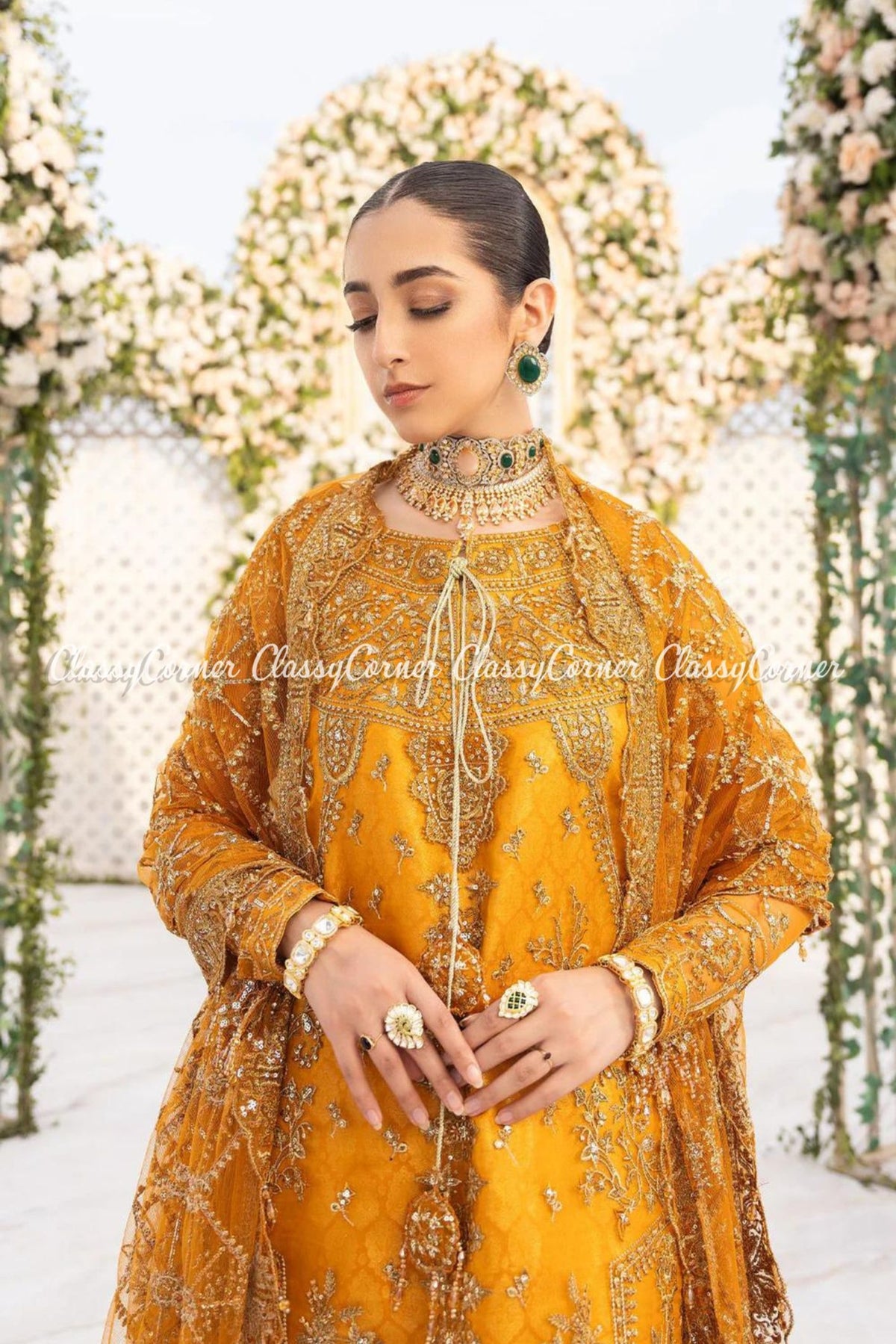 pakistani wedding outfit designer