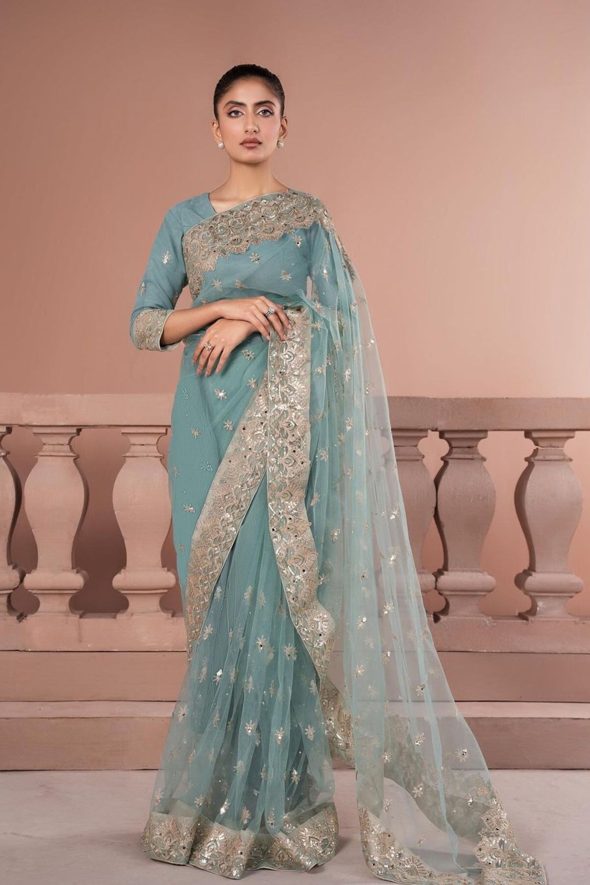 Pakistani Wedding Saree For Ladies