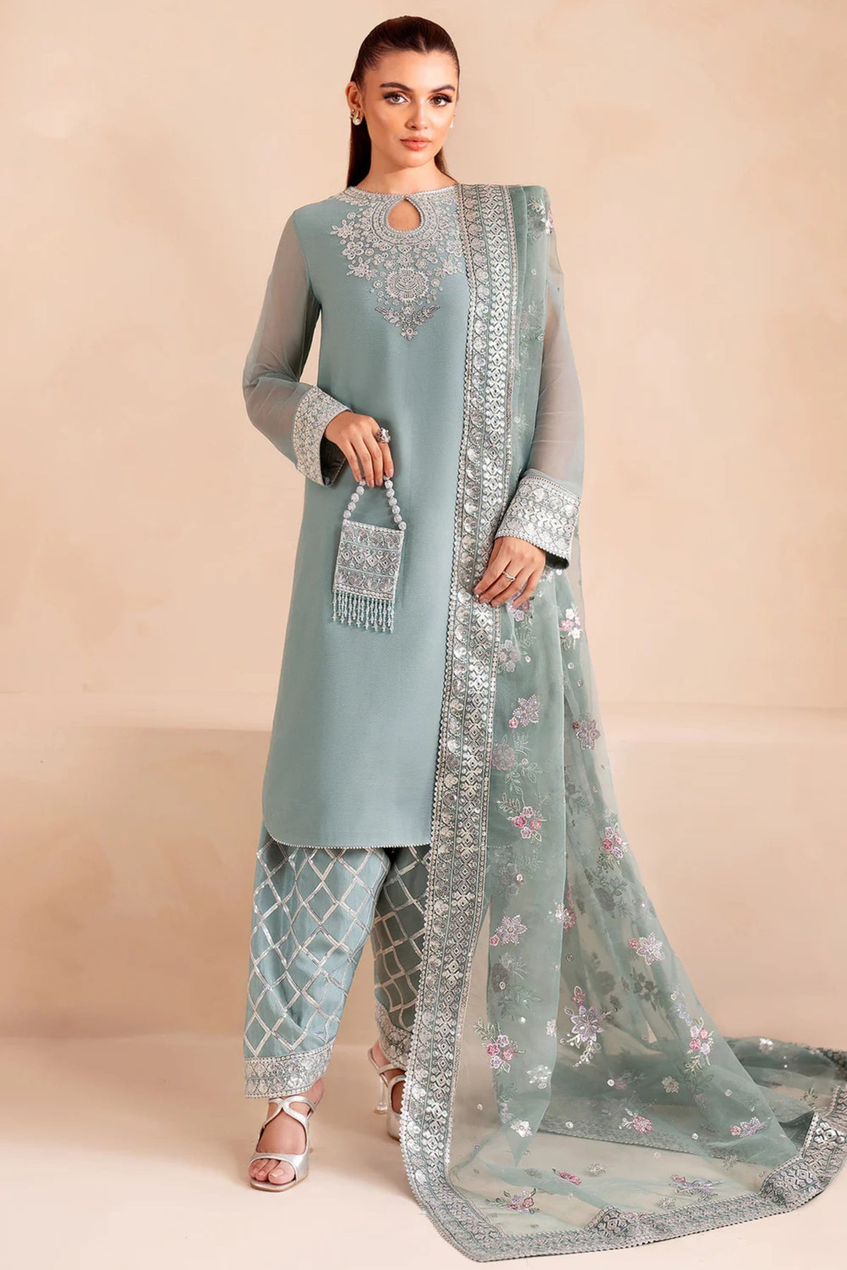 Latest 2024 Pakistani Wedding Outfits 