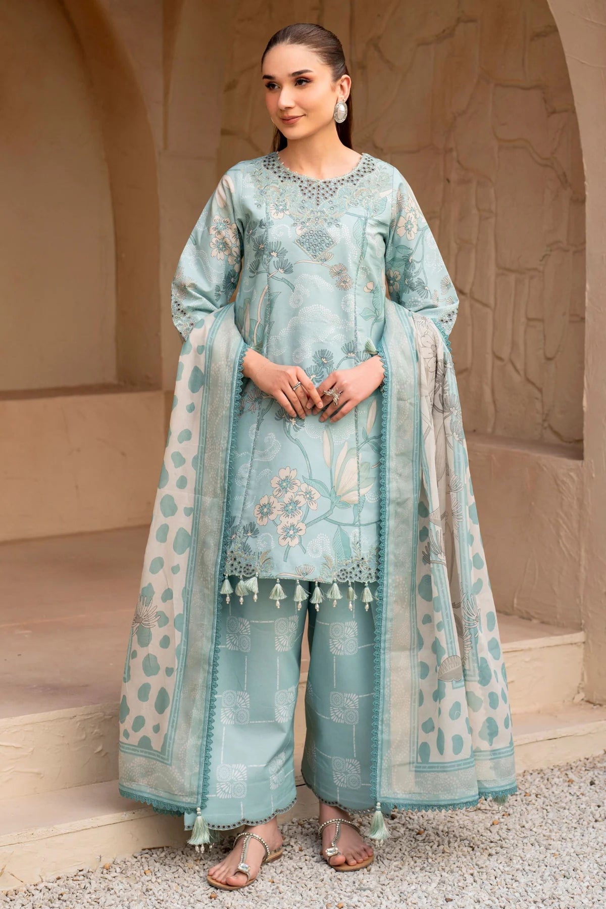 Fancy Suits For Pakistani Functions 