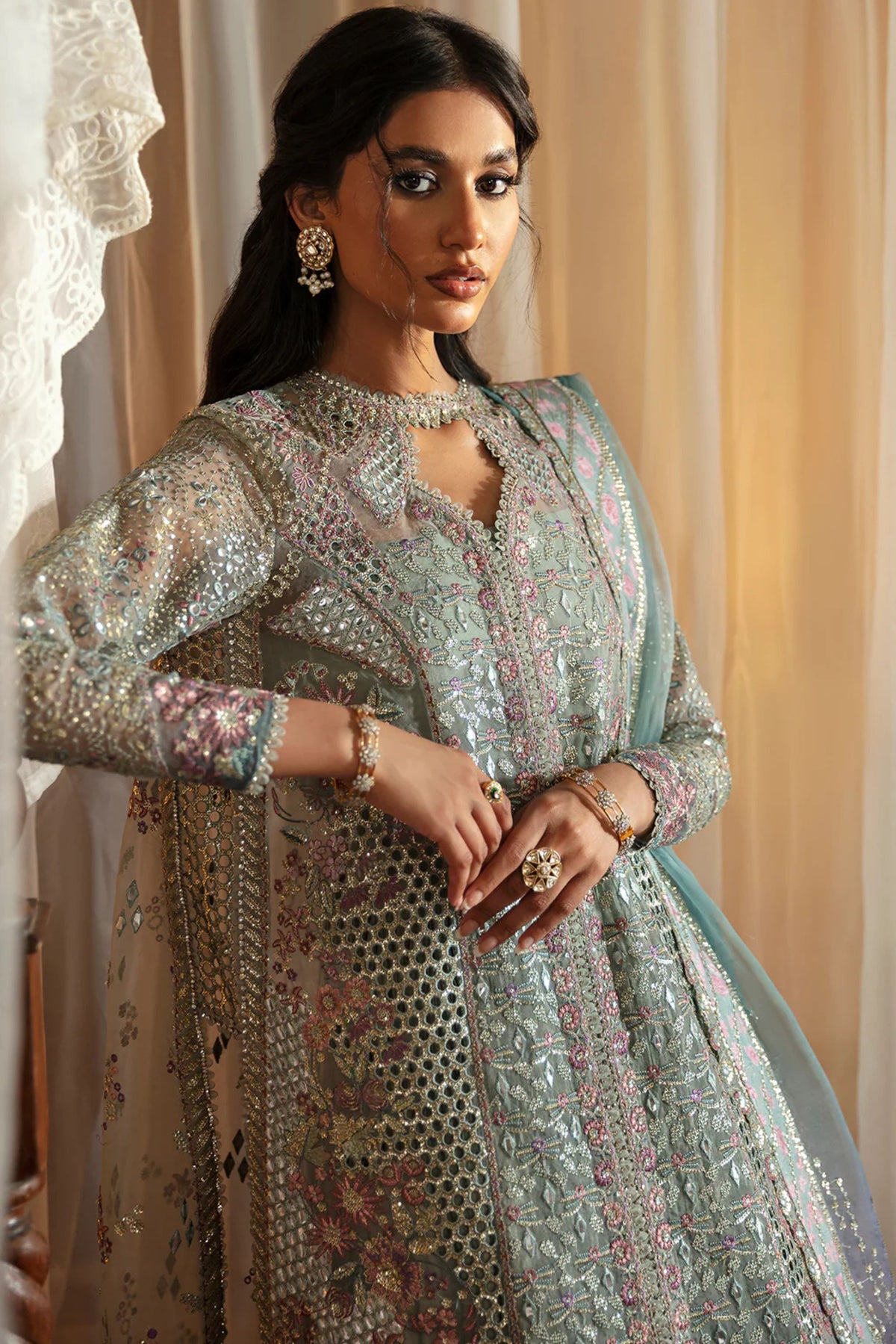 Pakistani Ladies Wedding Outfits