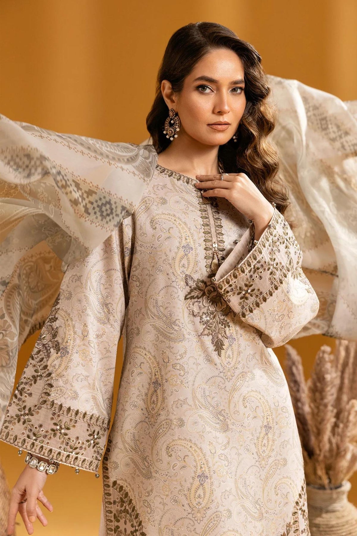 Pakistani Semi Formal Dress For Ladies