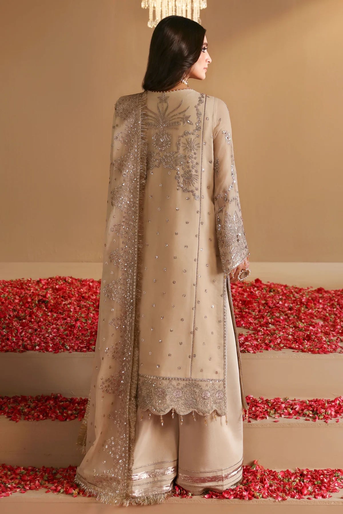 Pakistani Wedding Outfits For Guests