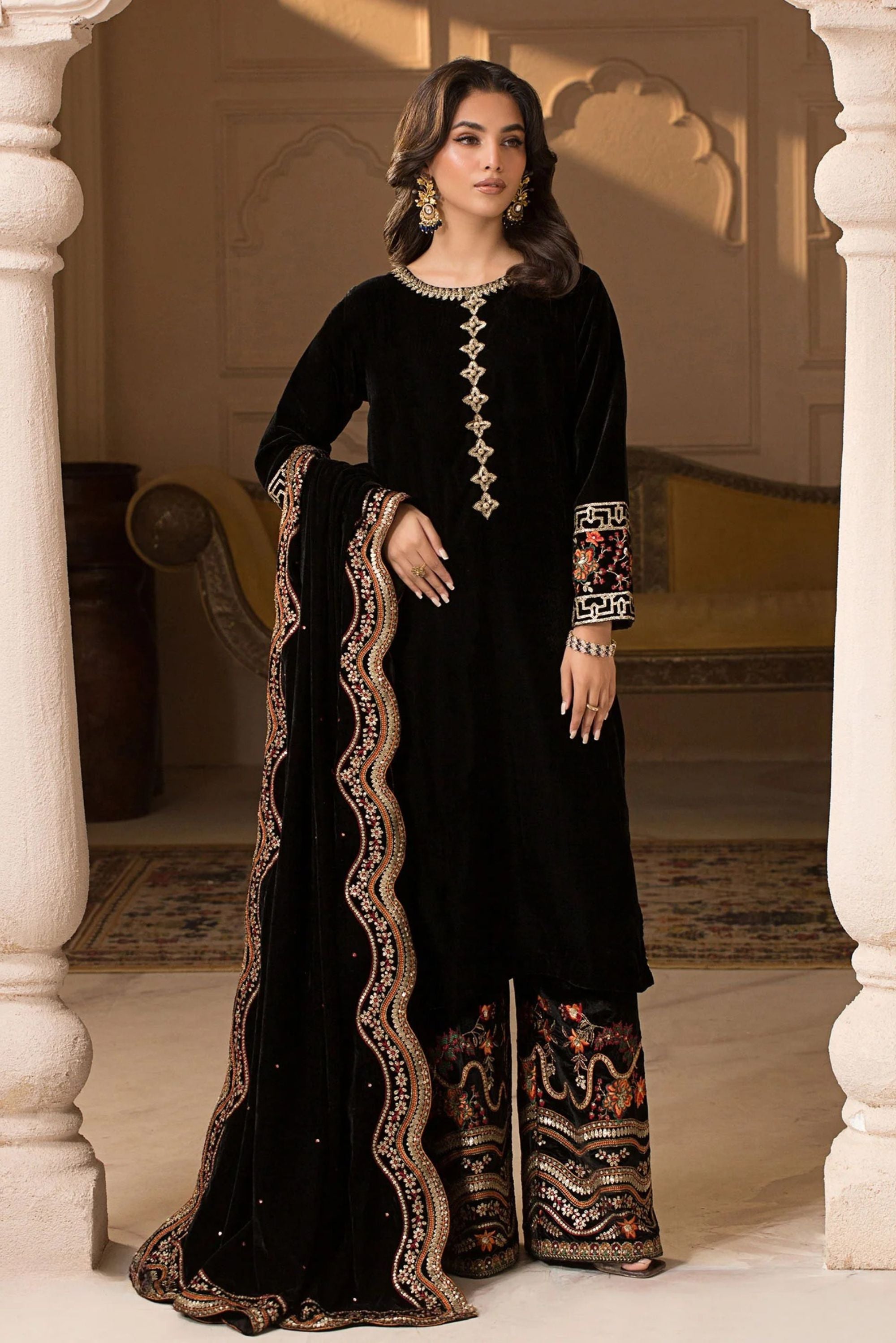 Pakistani Ladies Wedding Outfits 