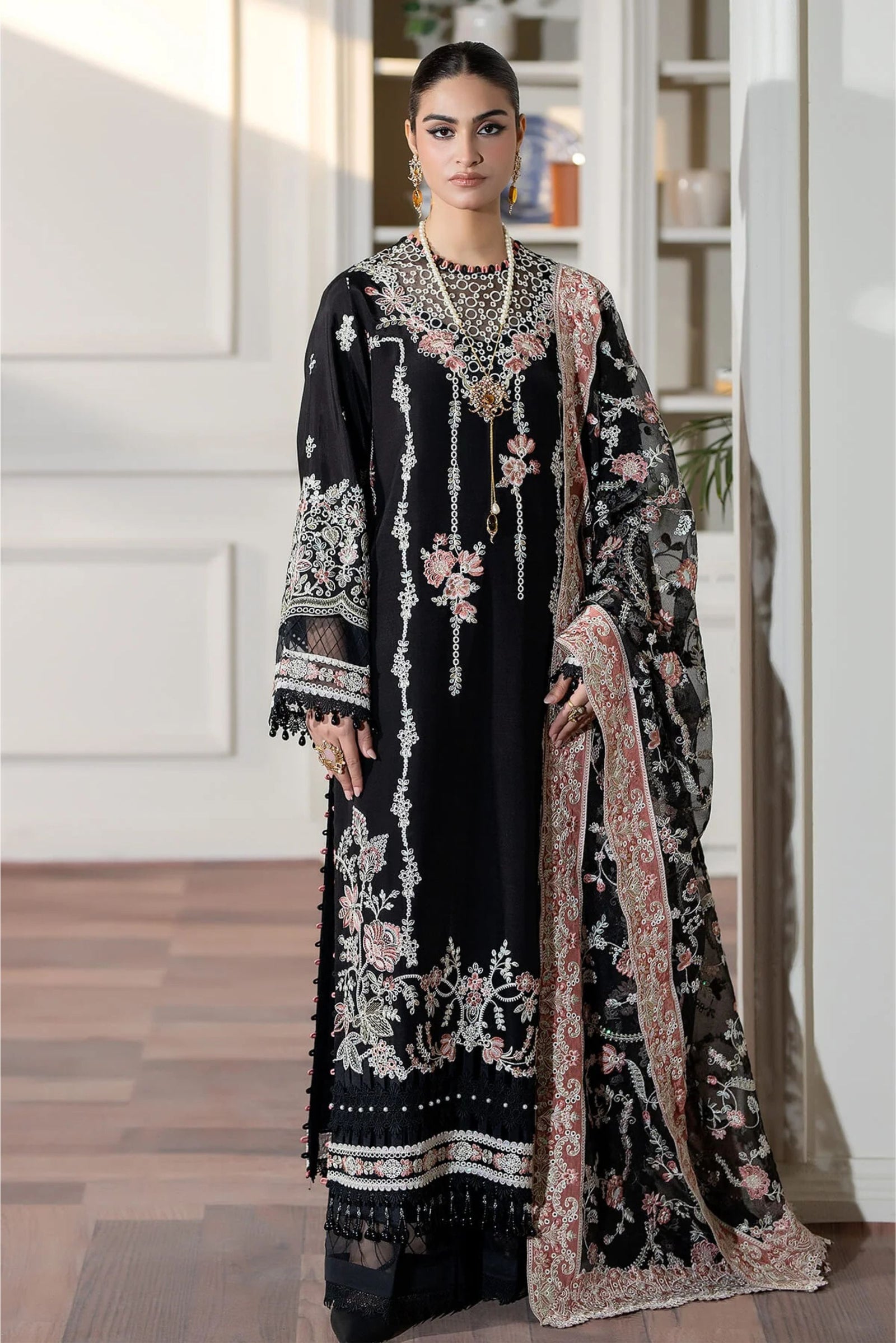 Pakistani Dresses Pakistani Salwar kameez online Australia Tagged Black Classy Corner