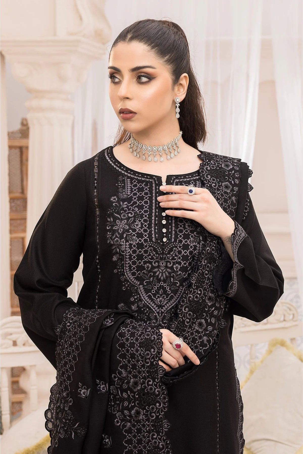 Latest Pakistani Readymade Suits Online