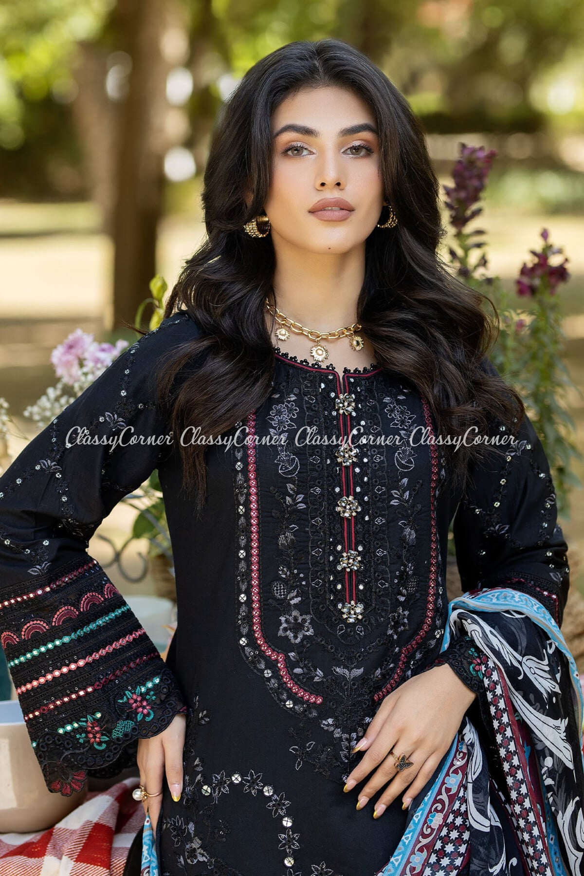 women&#39;s pakistani lawn outfits