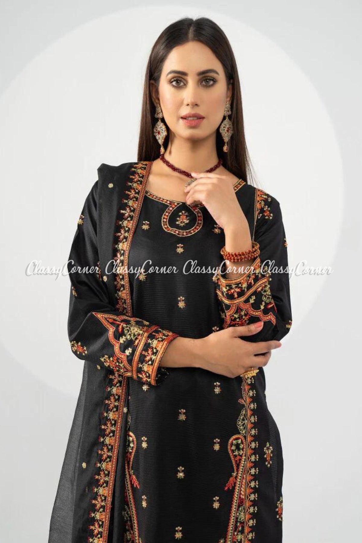 traditional pakistani wedding clothing