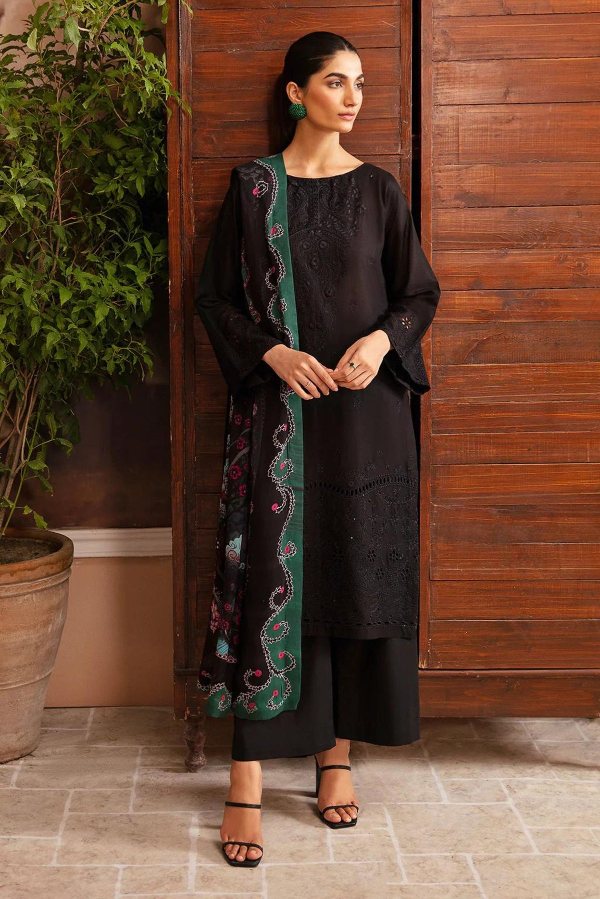 Pakistani Semi Formal Salwar Kameez