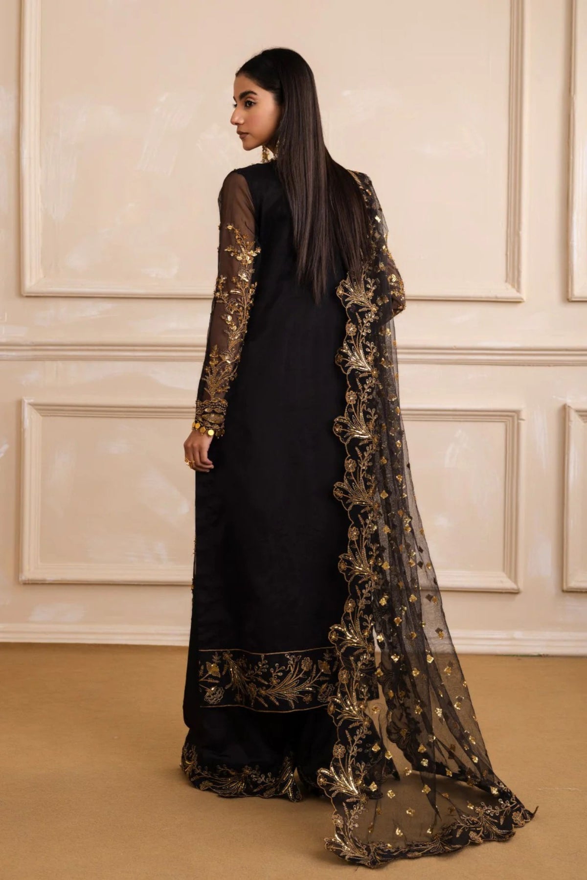 Pakistani Wedding Outfits For Ladies