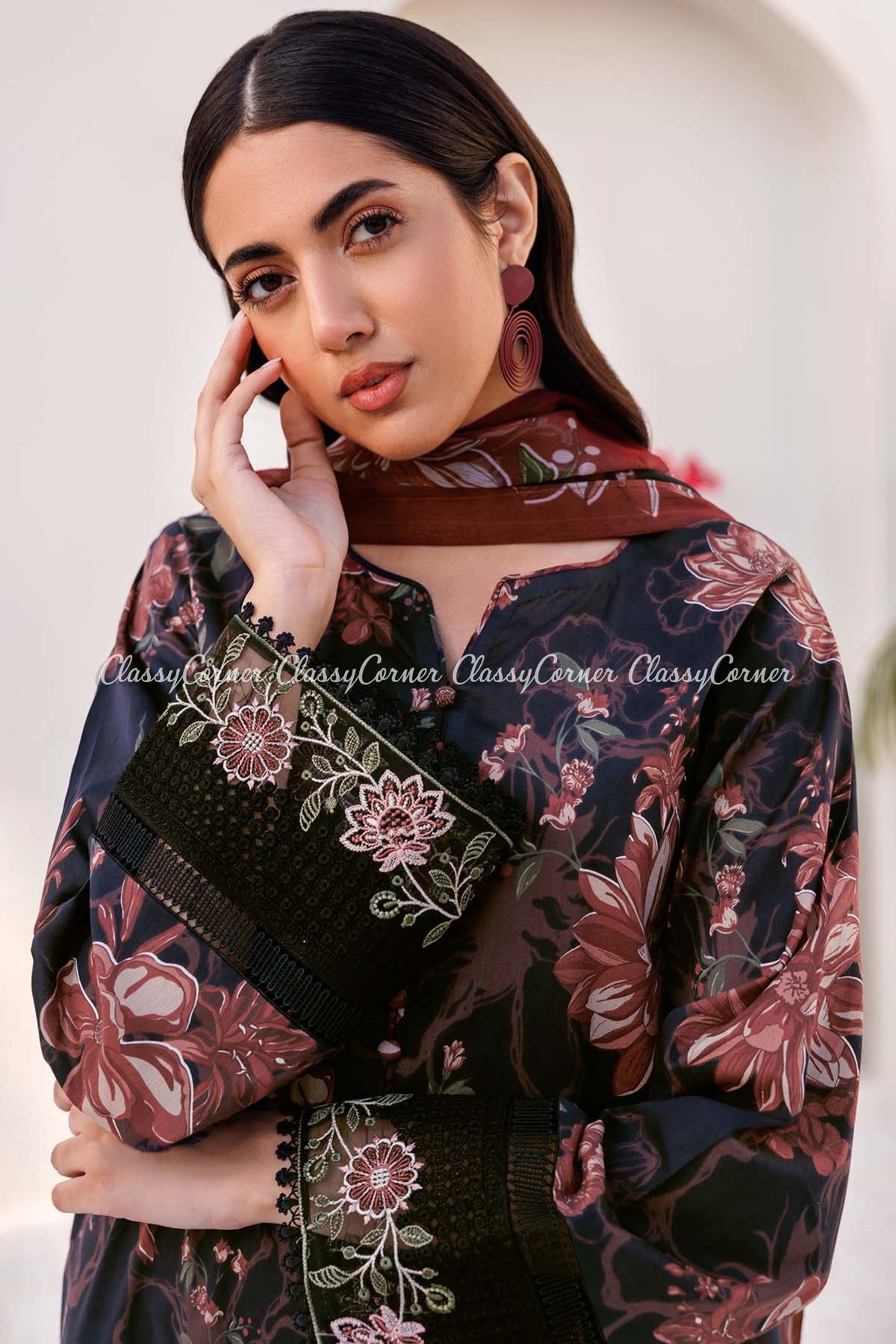 Women&#39;s Semi Formal Wear For Pakistani Events