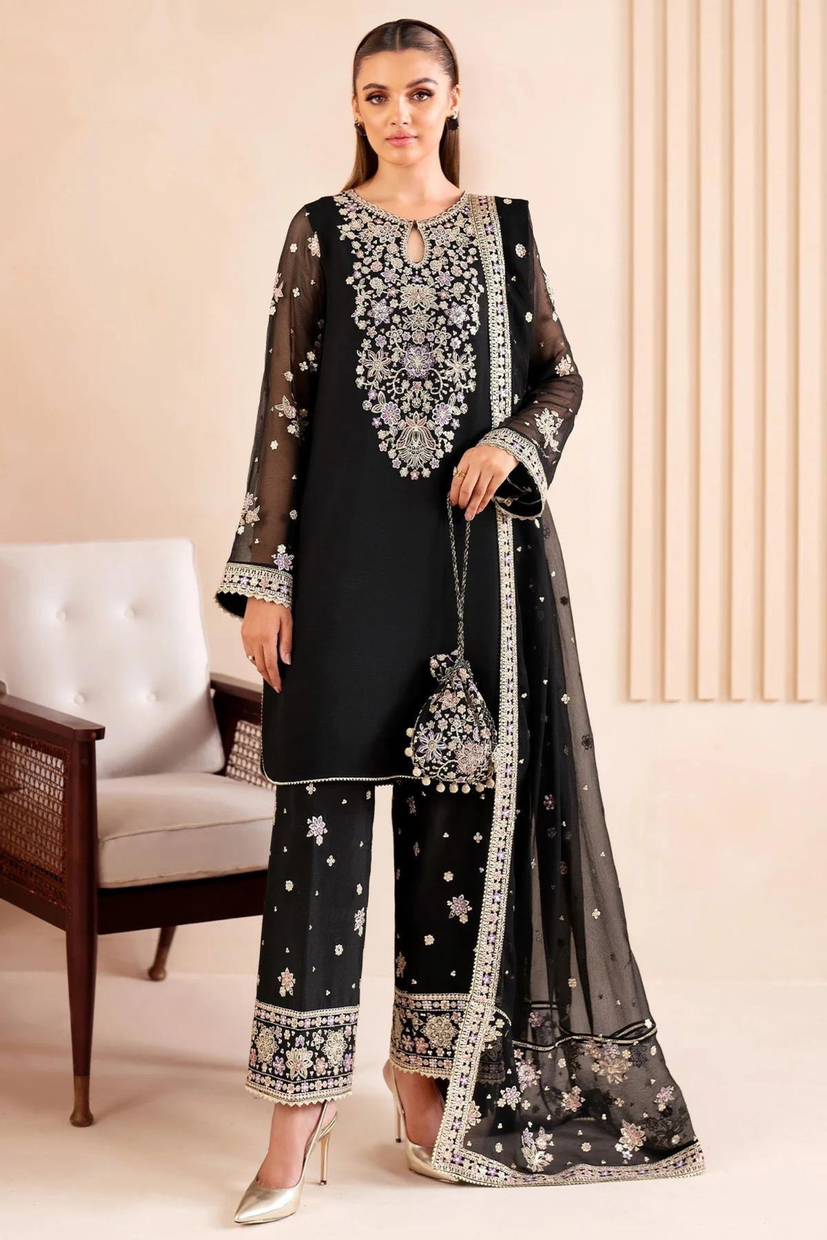 Pakistani Wedding Outfits For Ladies