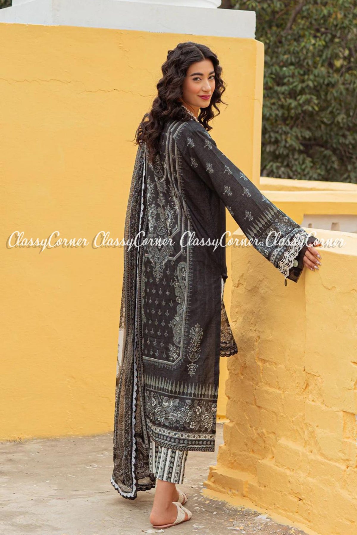 Black White Digital Printed Lawn Embroidered Salwar Kameez