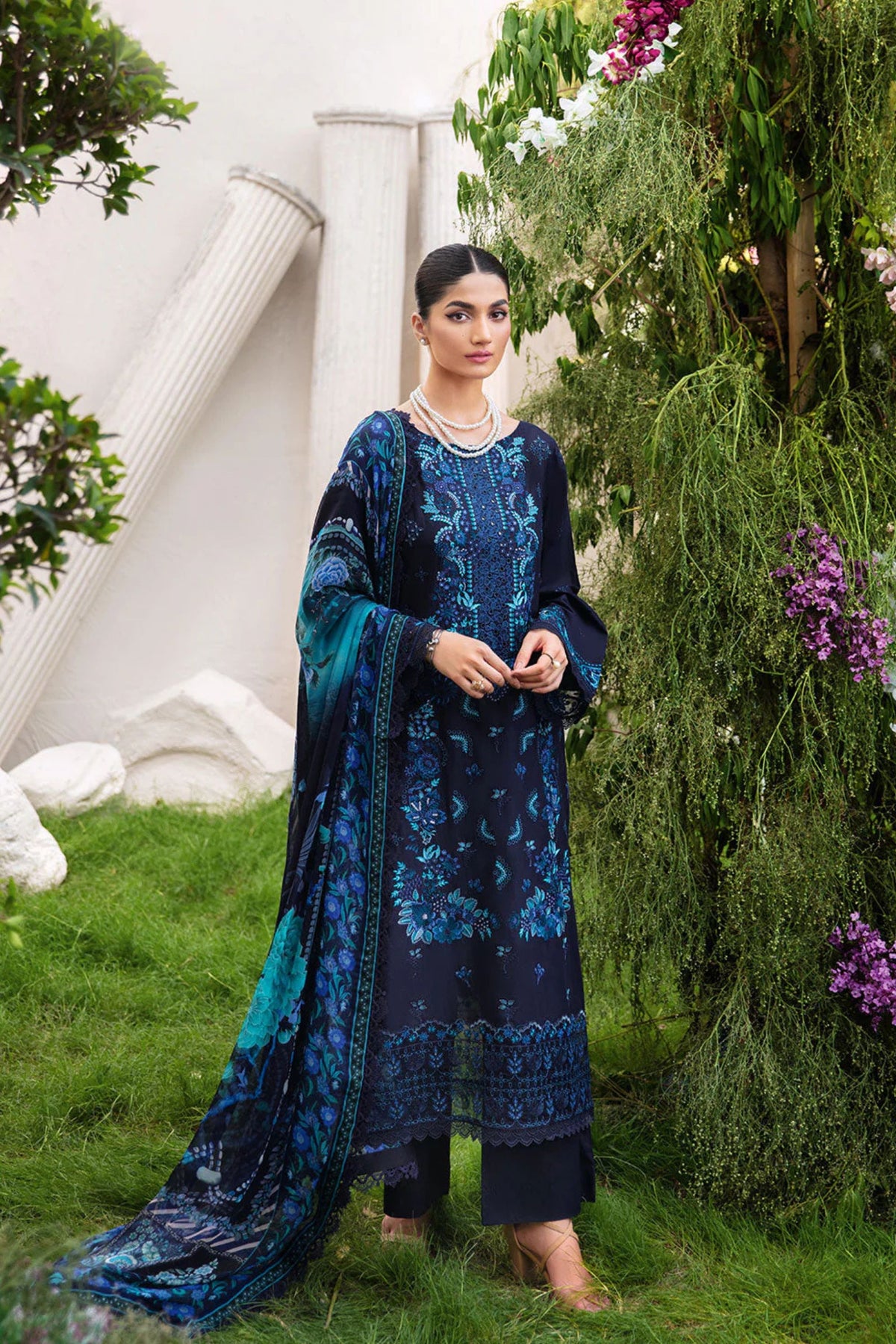Pakistani Formal Outfits for Get Together