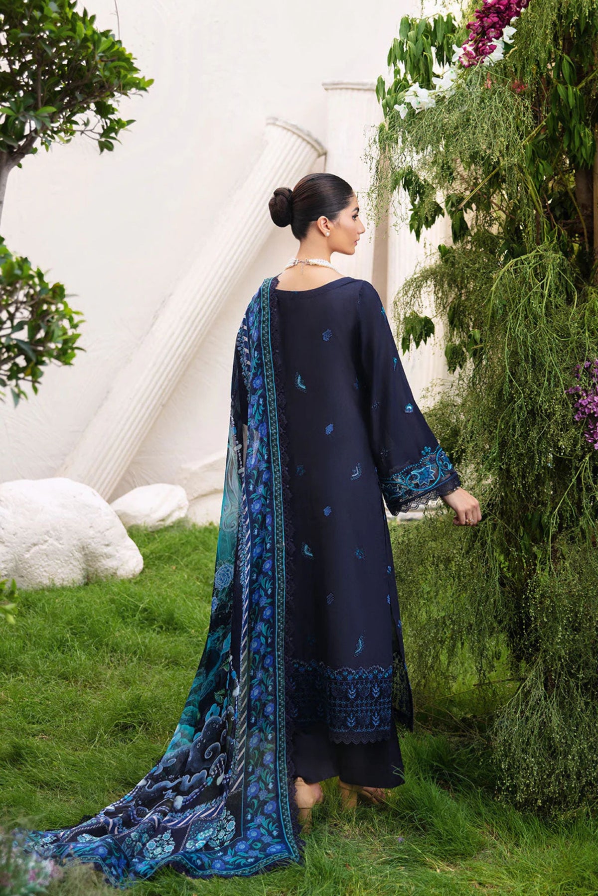 Pakistani Formal Outfits for Get Together
