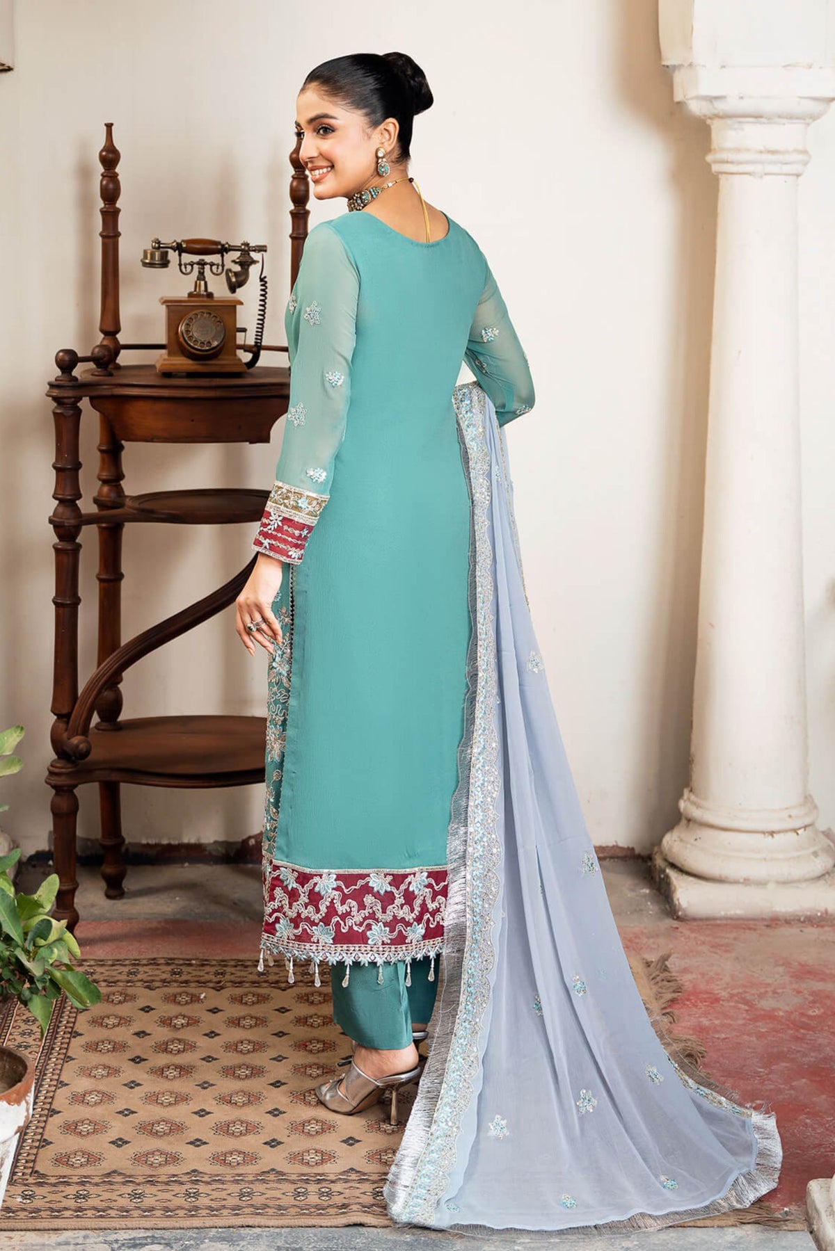 Pakistani Party Wear Suits For Weddings