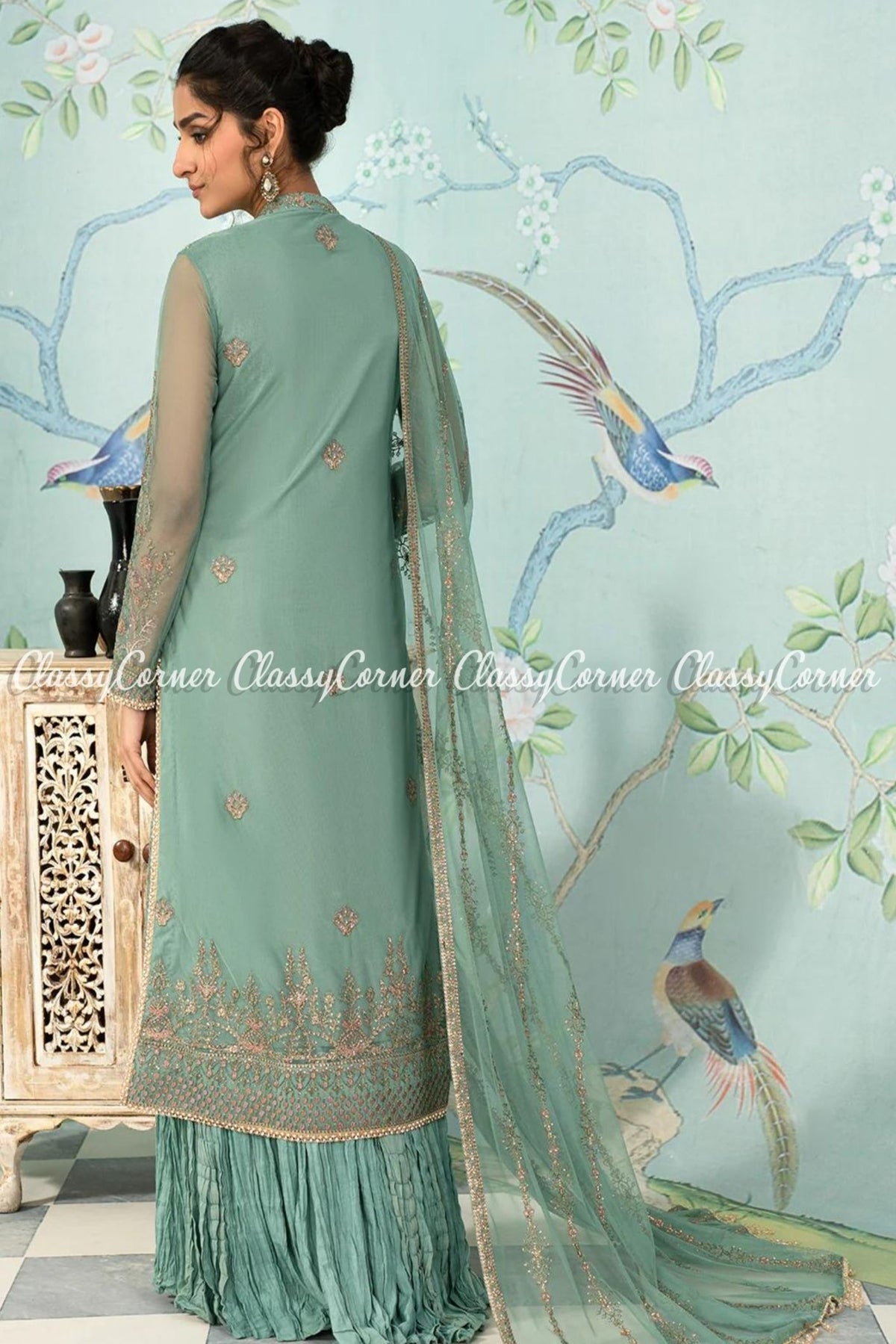 Pakistani wedding costumes for women