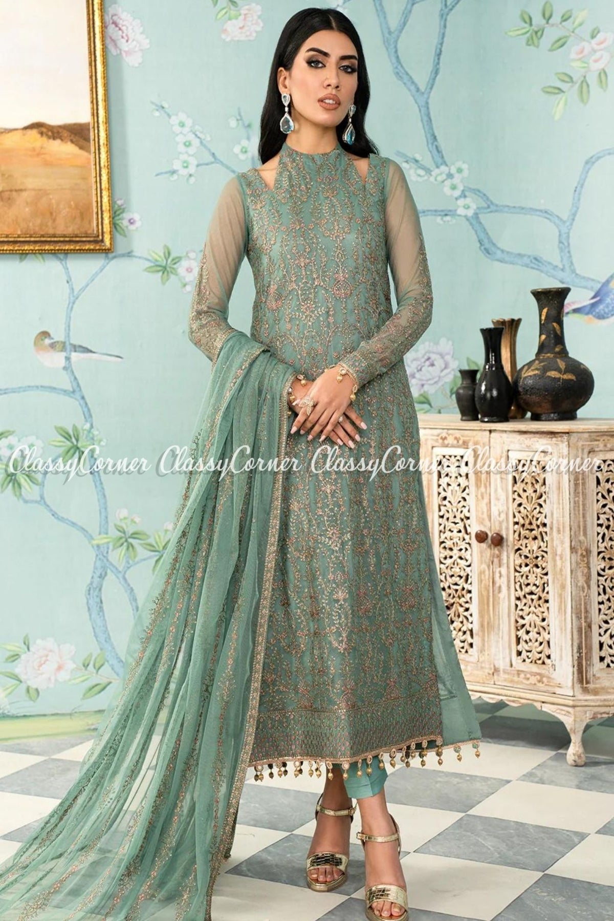 Pakistani wedding costumes for women