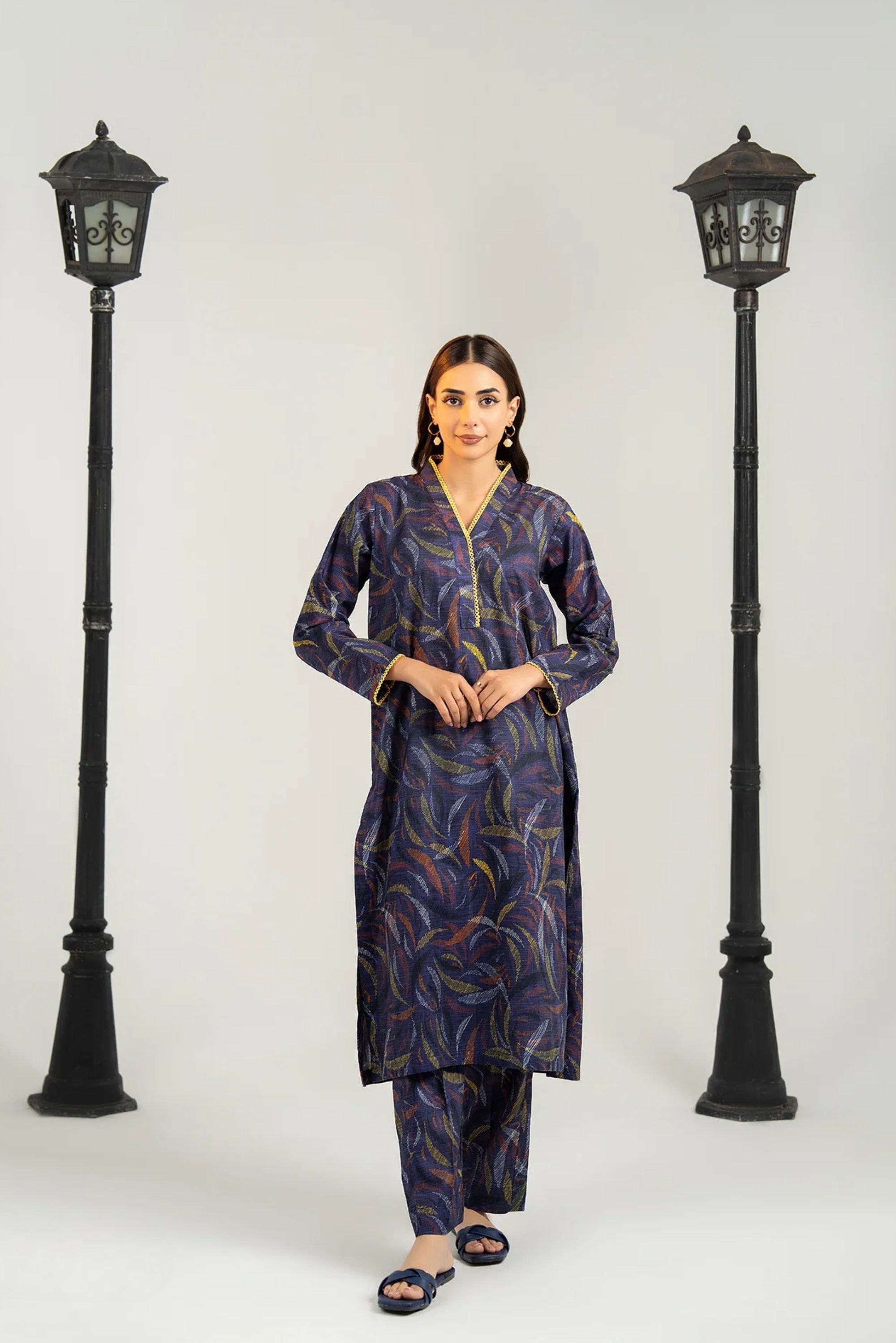 Pakistani Latest lawn Outfits 2024