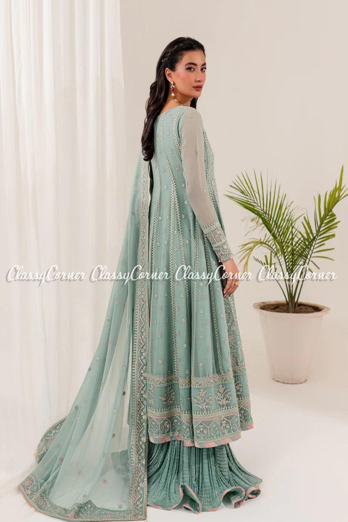 Latest pakistani Wedding Outfits