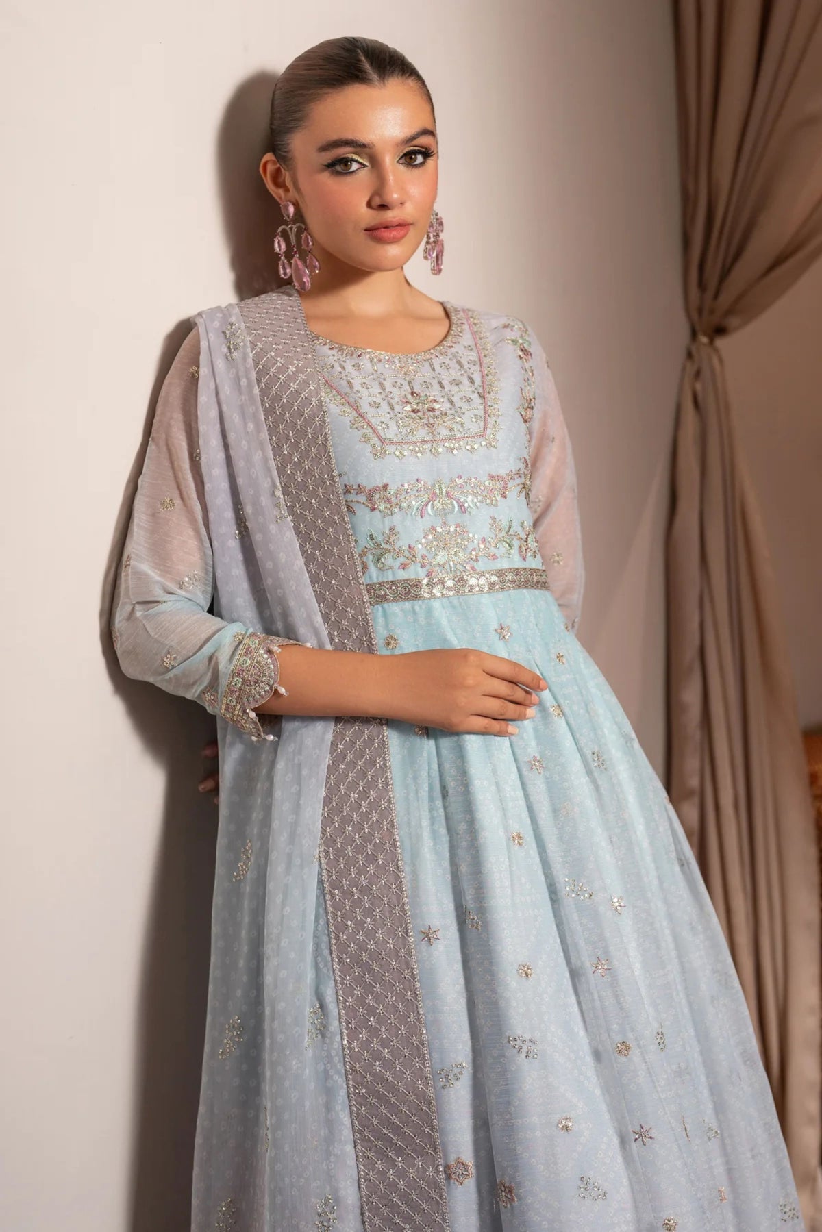 Pakistani Wedding Gowns For Women In UK