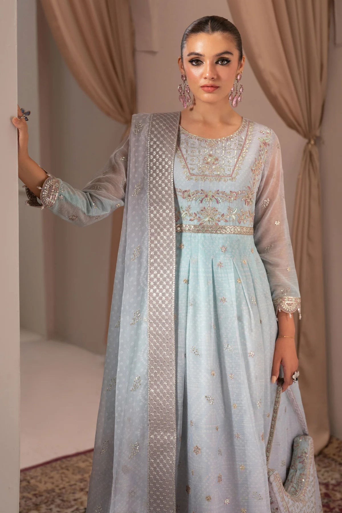 Pakistani Wedding Gowns For Women In UK