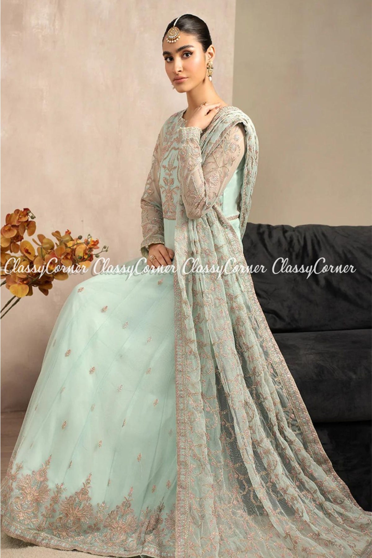 traditional pakistani wedding clothing