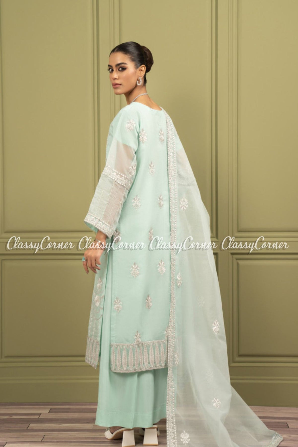 desi pakistani wedding outfits