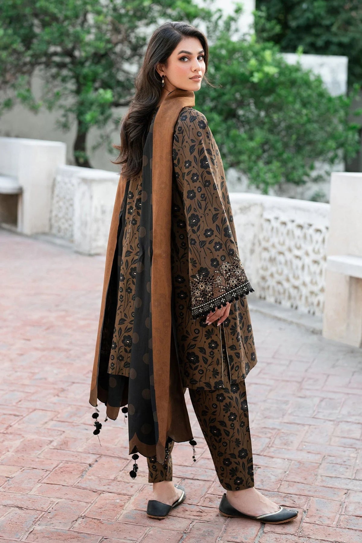 Pakistani Formal Suits For Get Together