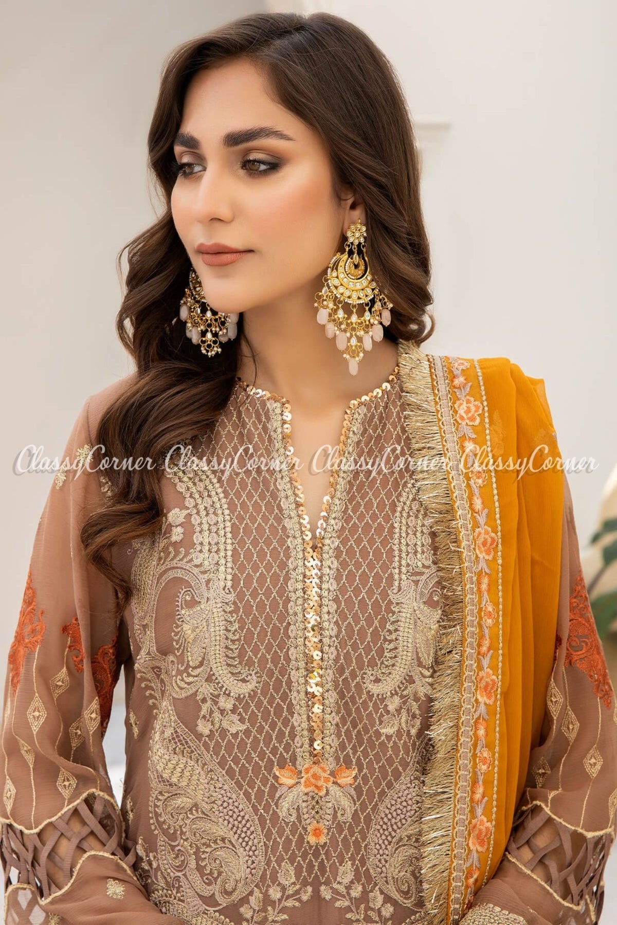 traditional pakistani wedding clothing